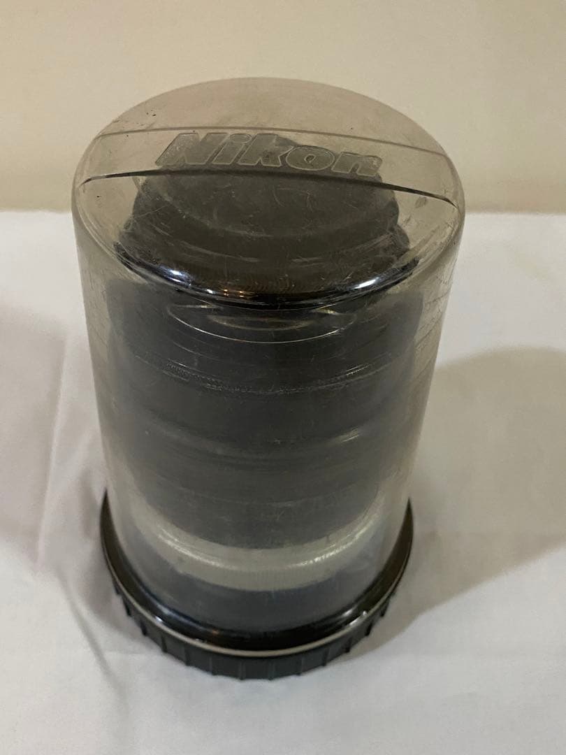 Nikomat一眼レフカメラ、Nikkor 135mm f/2.8レンズ