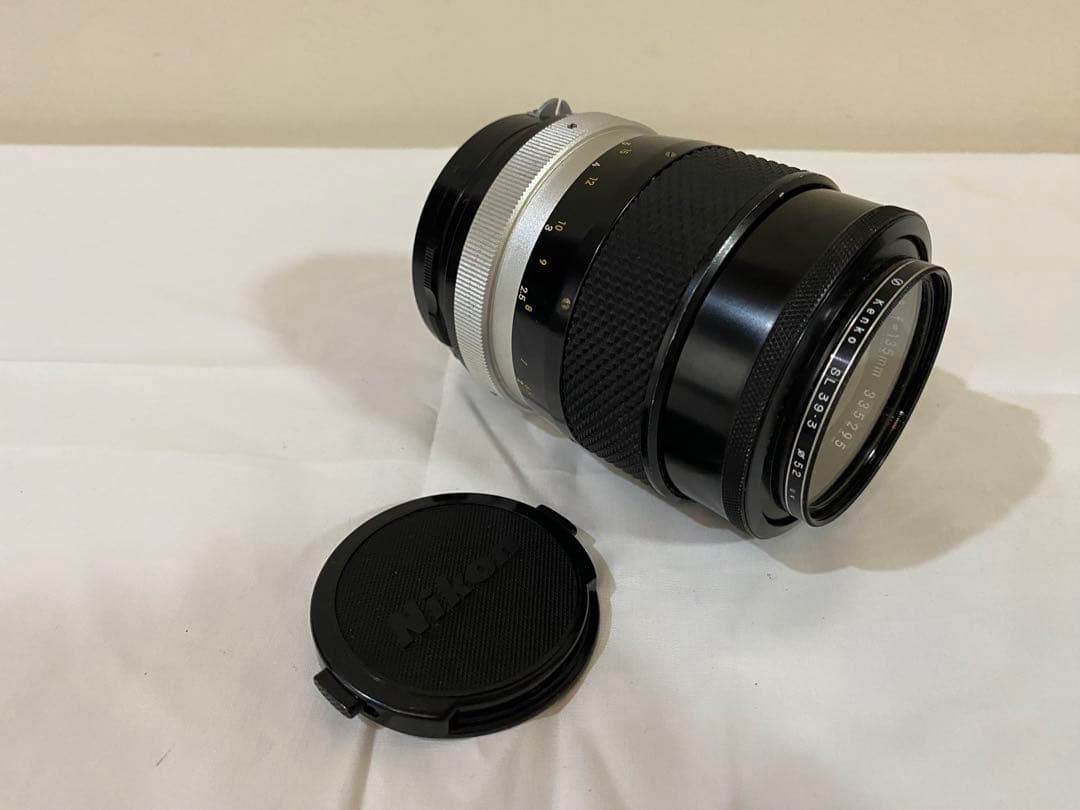 Nikomat一眼レフカメラ、Nikkor 135mm f/2.8レンズ