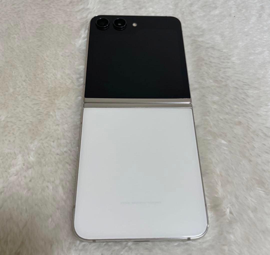 【美品】Galaxy Z Flip5 クリーム 256GB SIMフリー