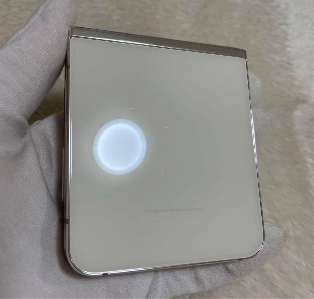 【美品】Galaxy Z Flip5 クリーム 256GB SIMフリー