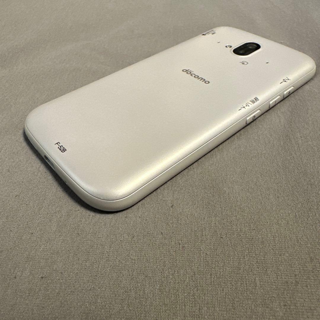 docomo らくらくスマートフォン F-52B SiMフリー 3