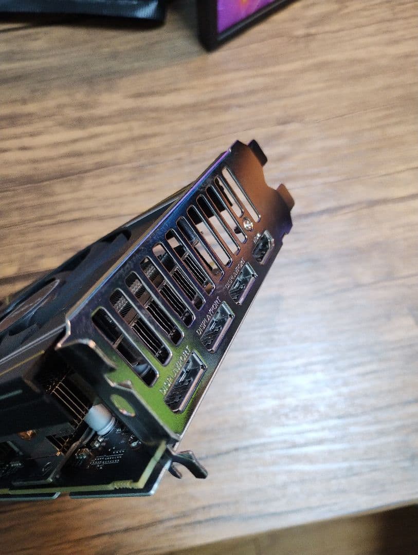 グラフィックボード・グラボ・ビデオカード ASRock RX5500XT 4GB