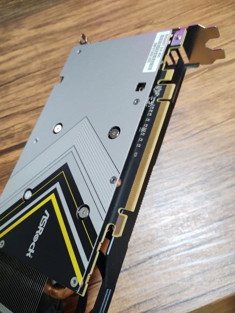 グラフィックボード・グラボ・ビデオカード ASRock RX5500XT 4GB