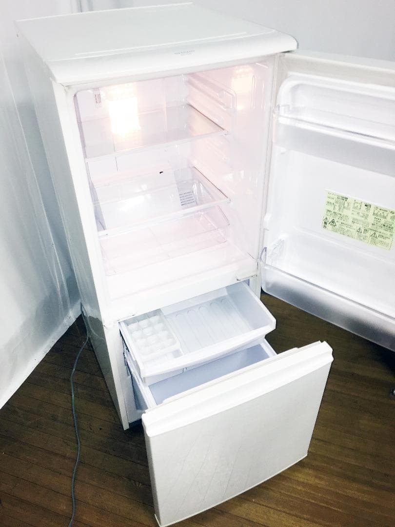 送料無料★SHARP 137L 2ドア冷蔵庫【SJ-14W-W】