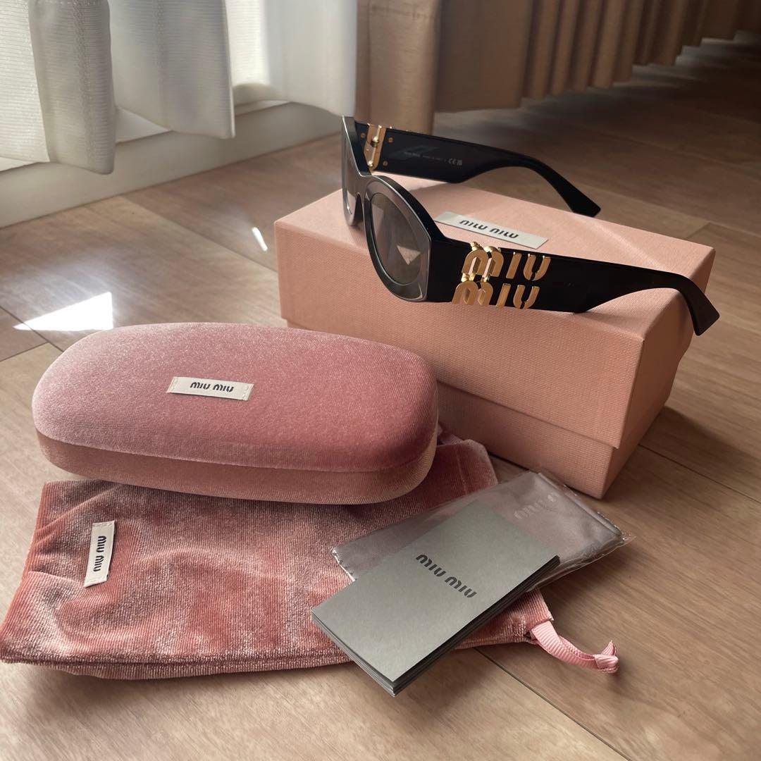 MIU MIU ミュウミュウ 　グリンプスサングラス　未使用
