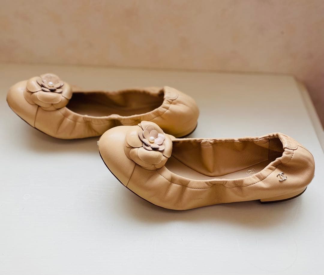 CHANEL ベージュ フラットシューズ