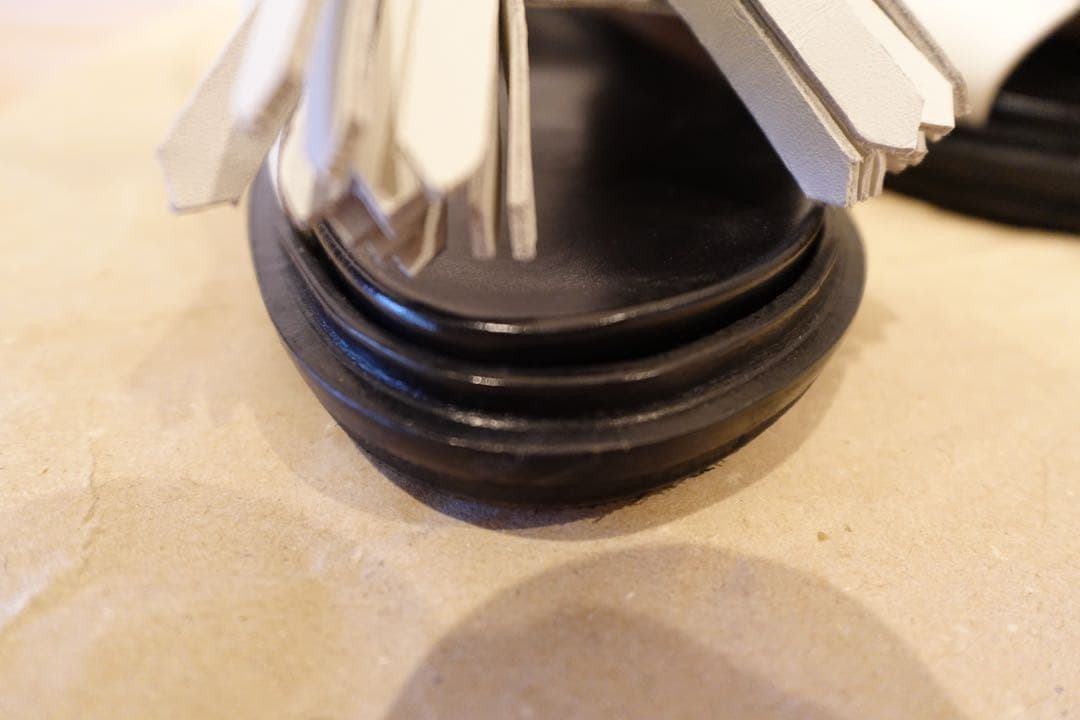 MARNI タッセル付きホワイトサンダル