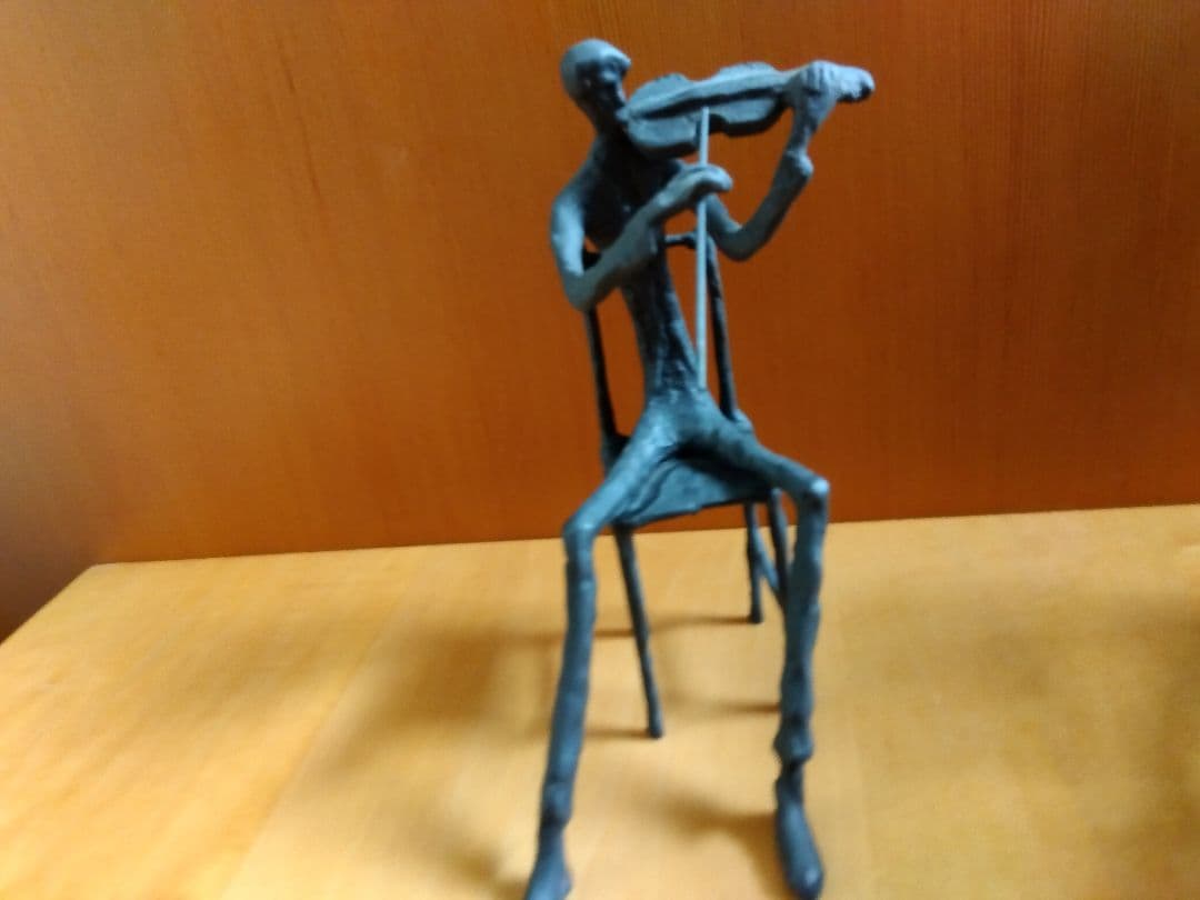 弦楽四重奏の鉄製置物