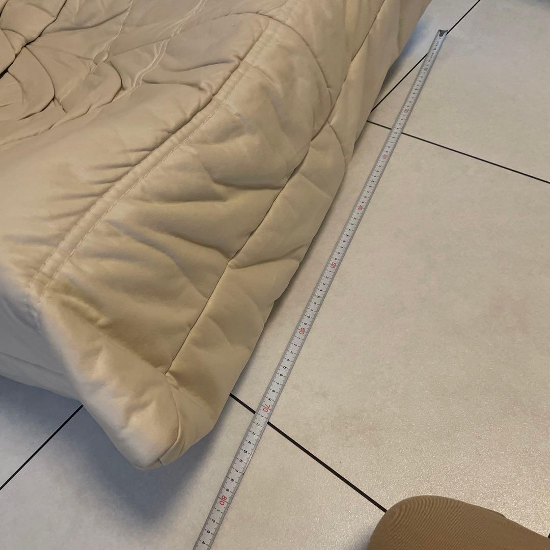 クリーム色 ボタン付き 1人掛けソファ　セット