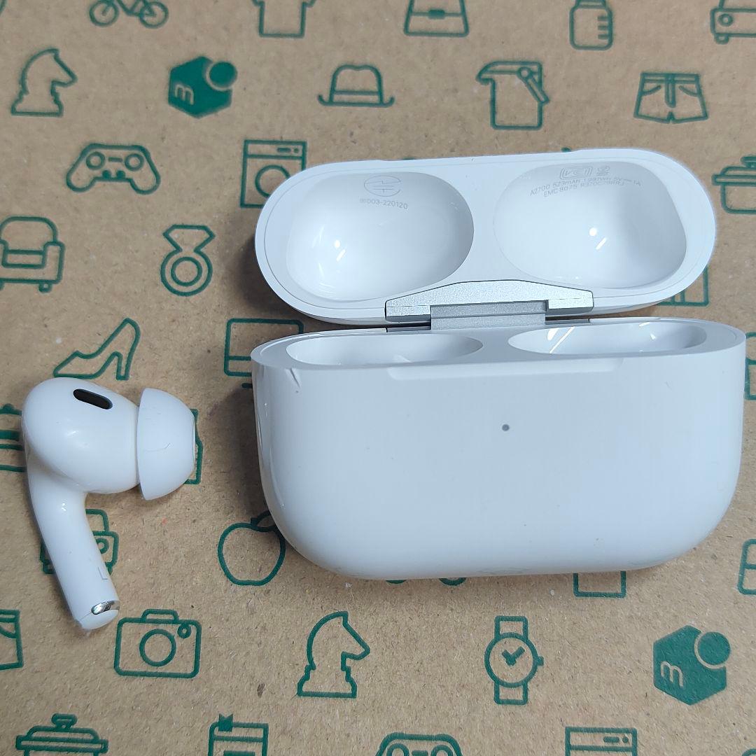 AirPods Pro 第2世代 左耳とケース