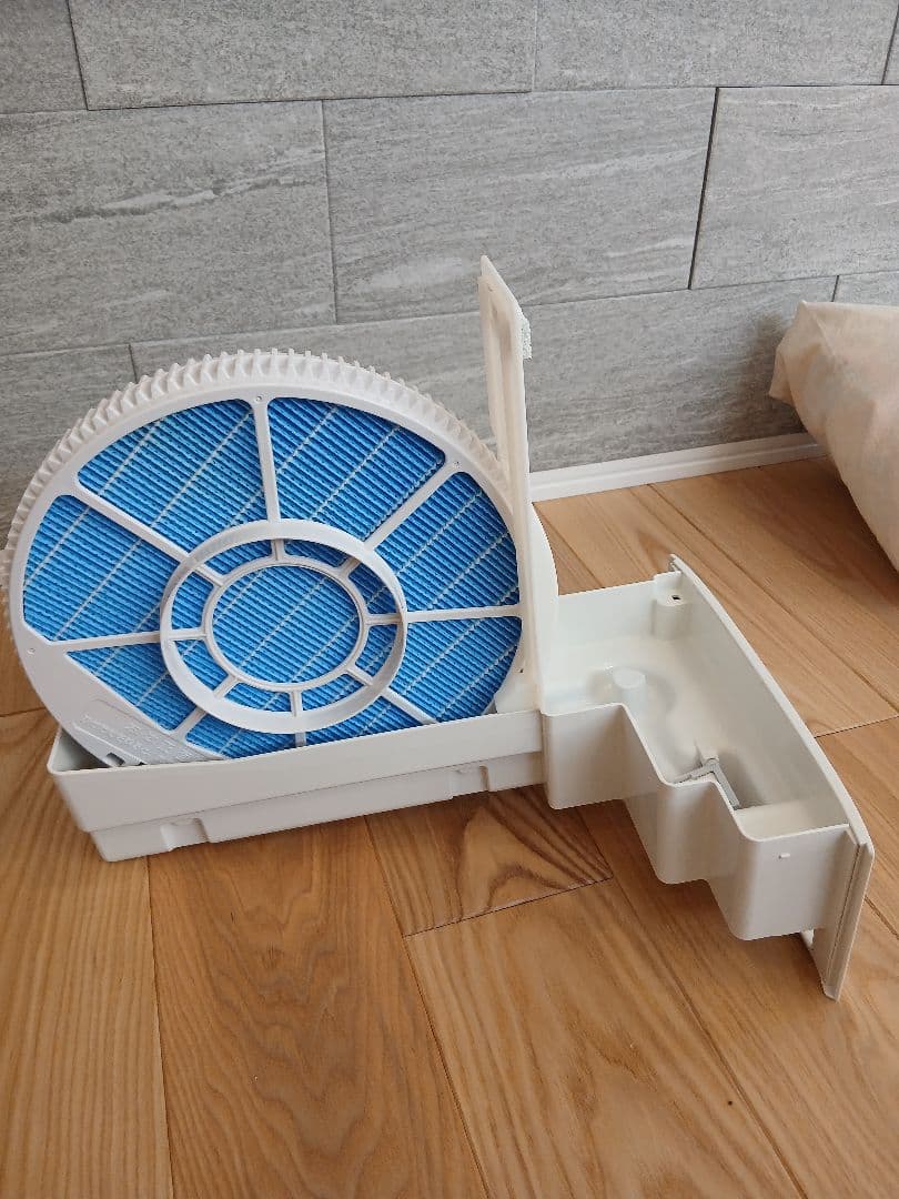 SHARP 加湿空気清浄機　床置型　KI-RX75　ホワイト