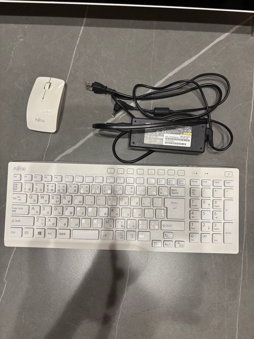 デスクトップPCセット ホワイト富士通FMV ESPRIMO FMVF70B3W