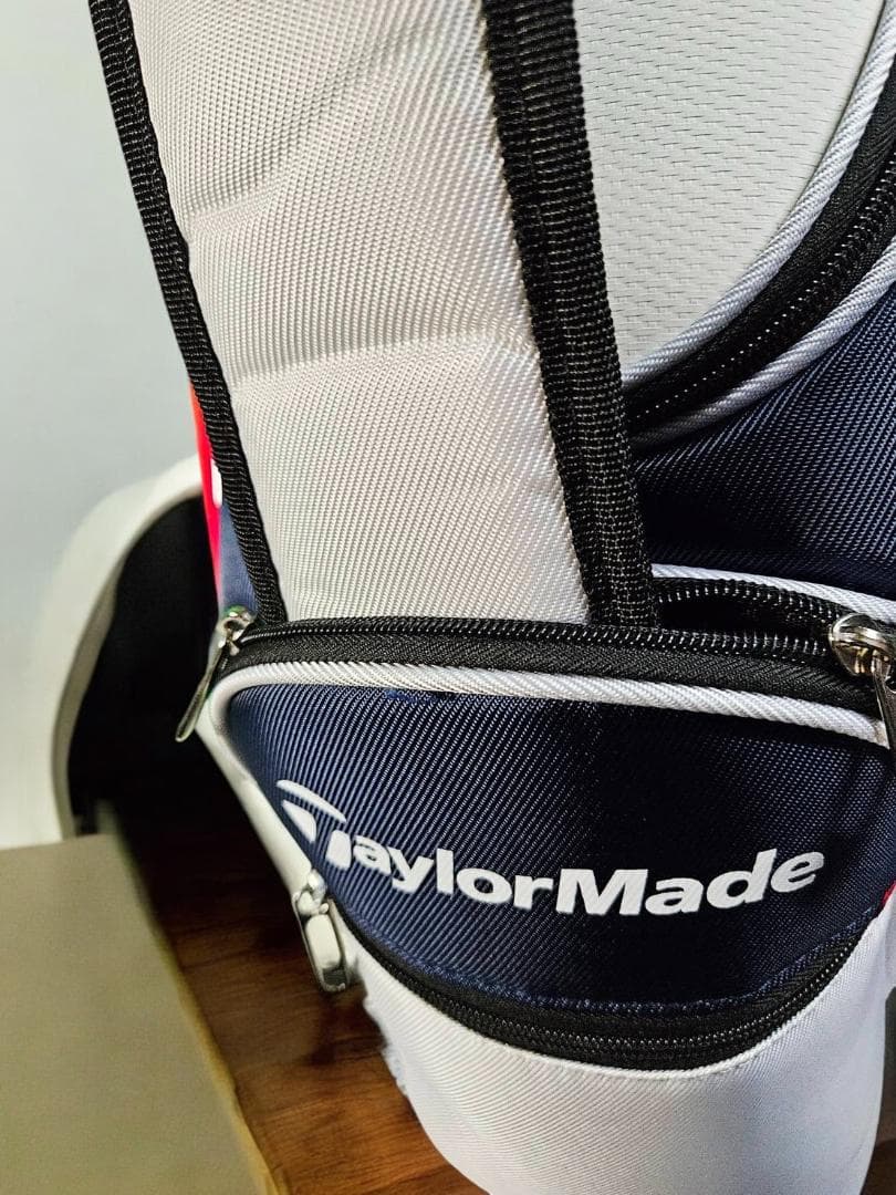 新品未使用展示品　TaylorMade 高級商品トリコロール ゴルフバッグ