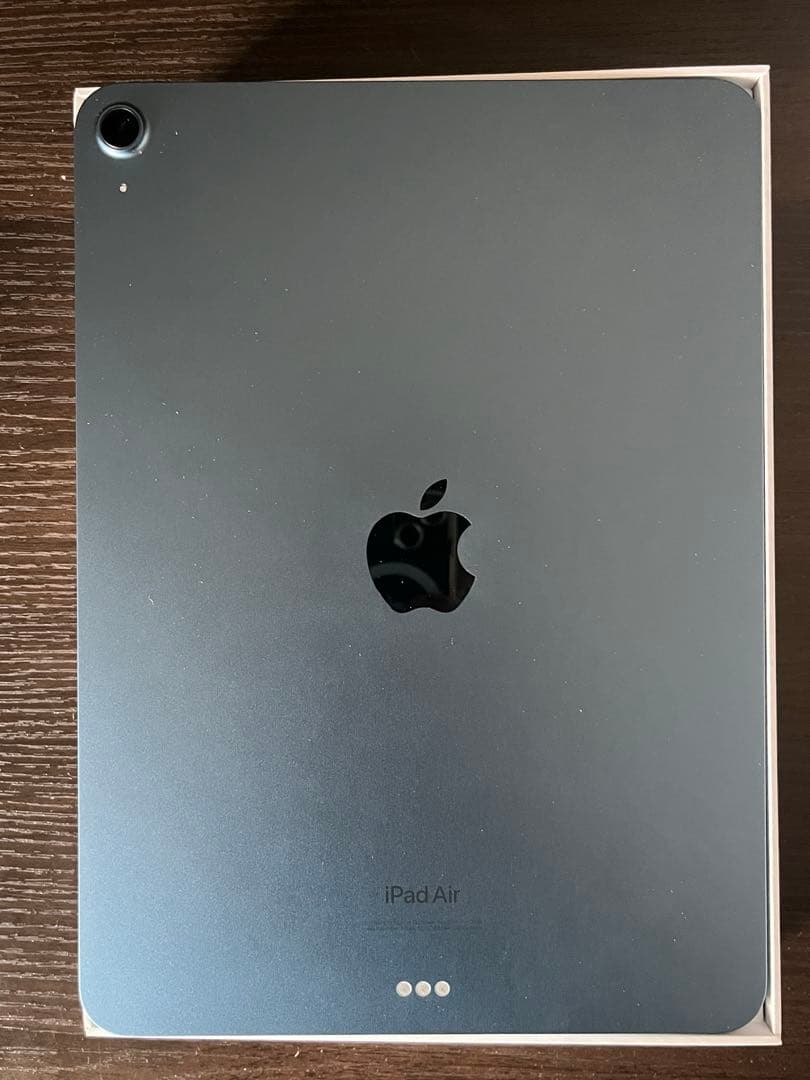 美品【本体＋純正キーボード】iPad Air第5世代Wi-Fi 64GB ブルー