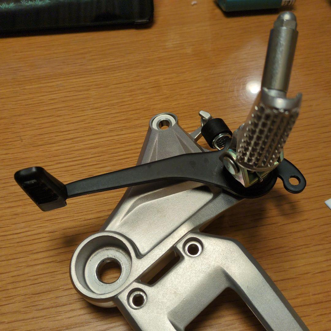 ス*ー様 CB250R MC52 純正ステップ 左右