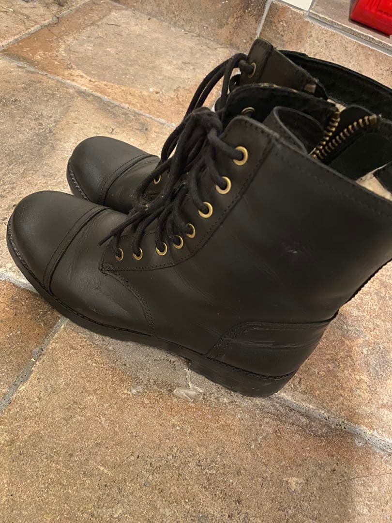 1月限定販売❣️UGGブラックレザーブーツ❣️