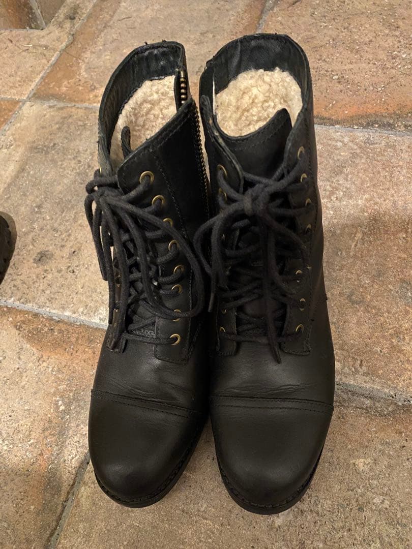 1月限定販売❣️UGGブラックレザーブーツ❣️