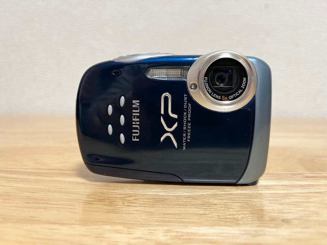 【超美品】FUJI FILM 防水デジタルカメラFinePix XP10