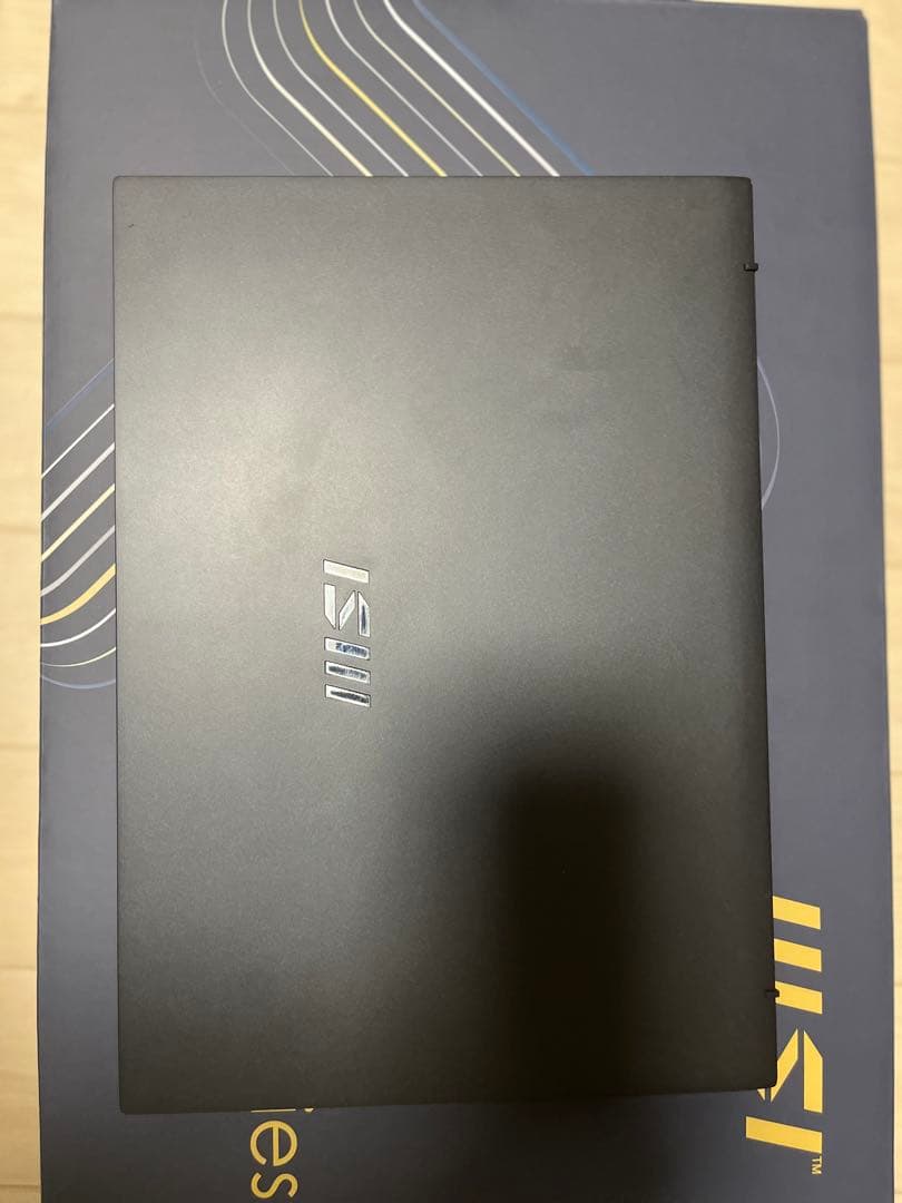 MSI　Prestige 13Evo A12M