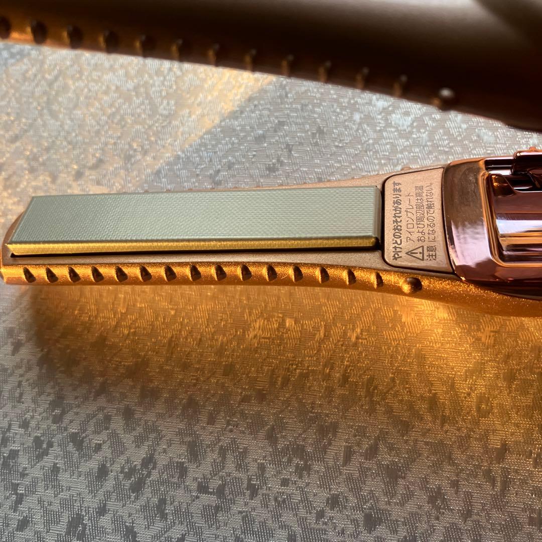 リファ　コードレスヘアアイロン　ブランド小物