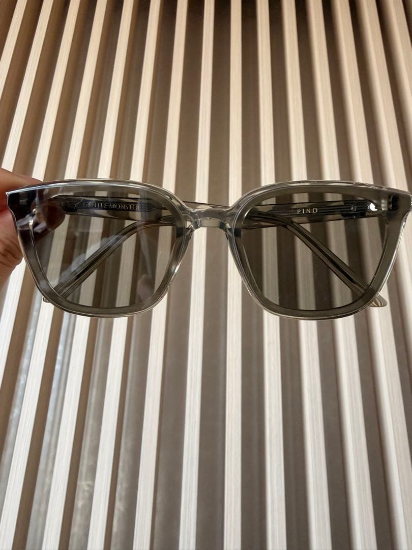 GENTLE MONSTER グレー サングラス