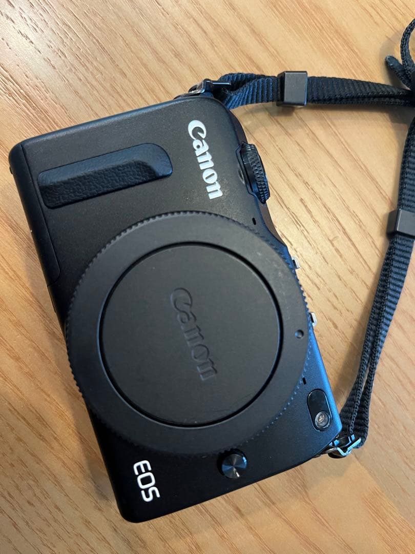 【美品】EOS M2 ダブルズームキット　EF-Mレンズ付　付属品全てあり