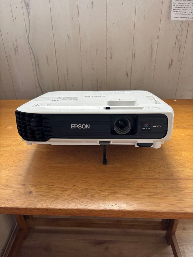 【早い者勝ち】プロジェクター EPSON EB-S04 本体（オマケ付き）