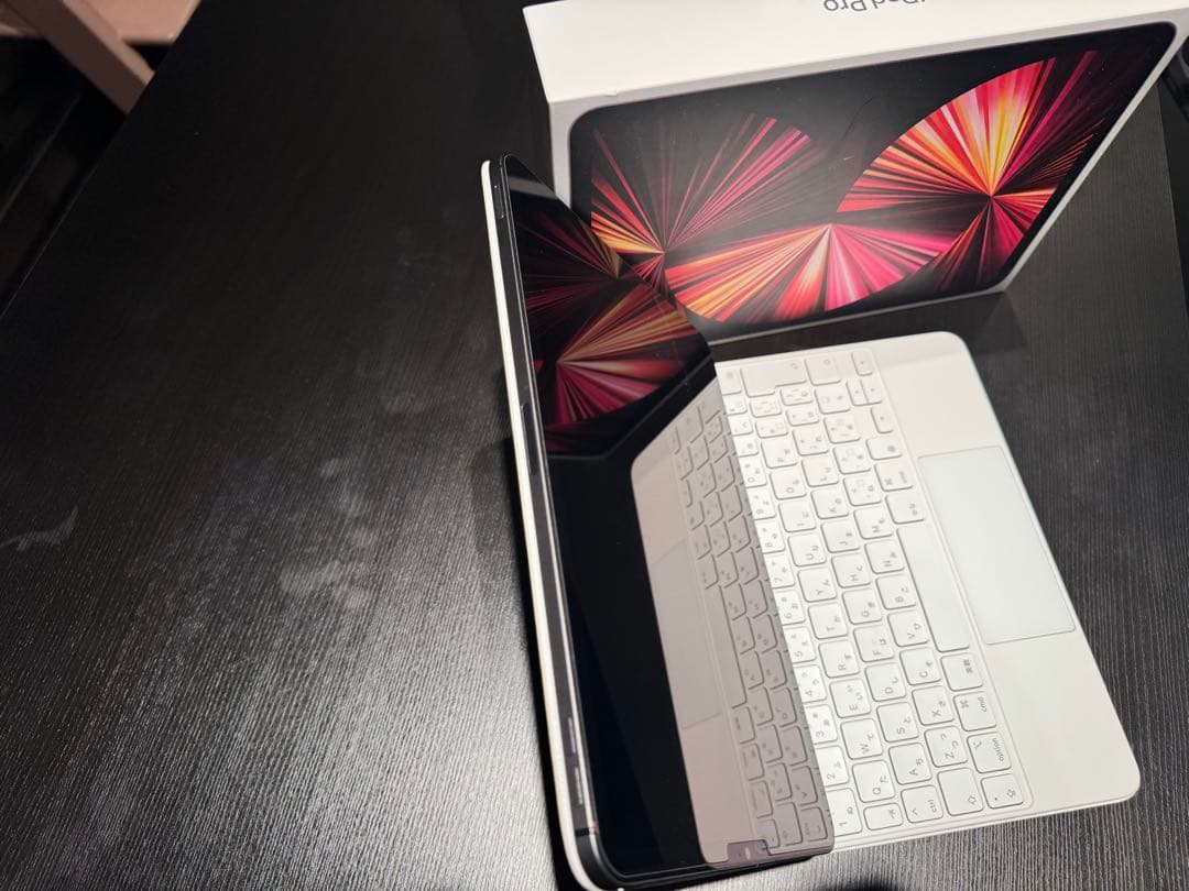 iPad Pro 11 セルラー M1 128gb + Keyboard