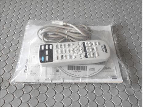 ＥＰＳＯＮ　プロジェクター　本体　ＥＢ－Ｓ０４