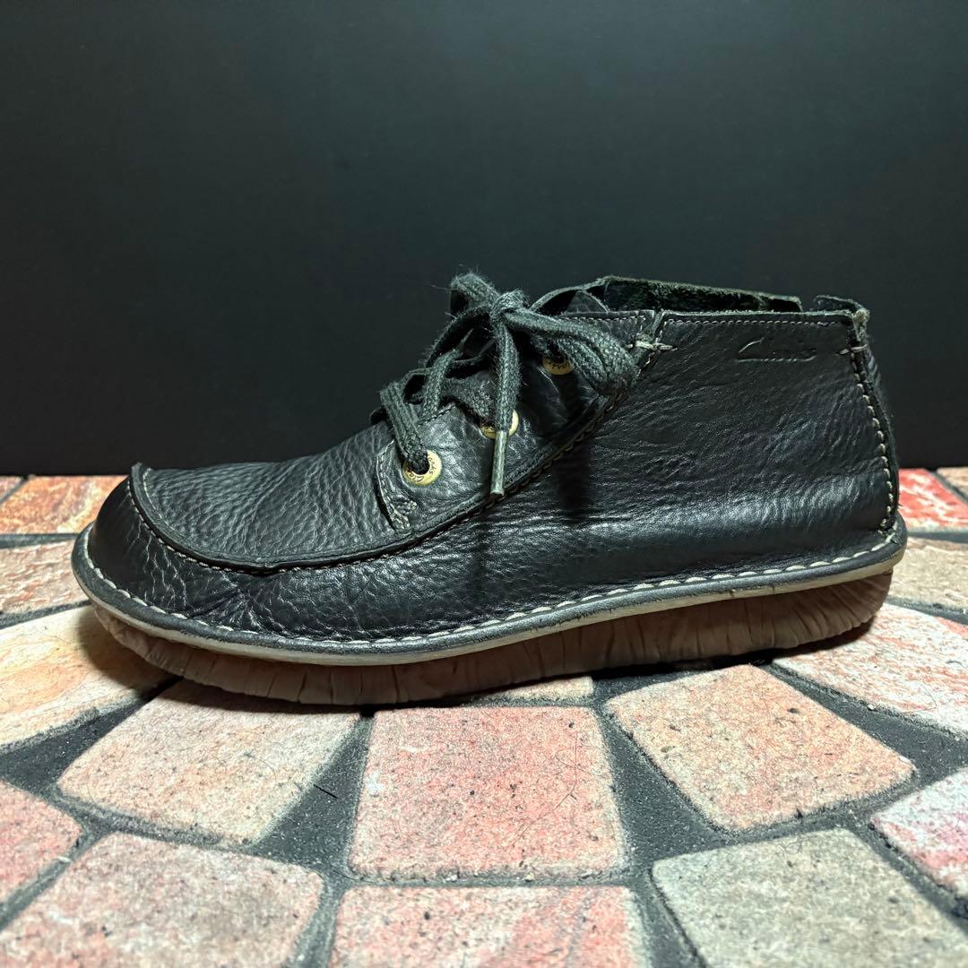 クラークス　チャッカブーツ　レザー　革靴 オブリークトゥ　シボ加工　27cm 黒