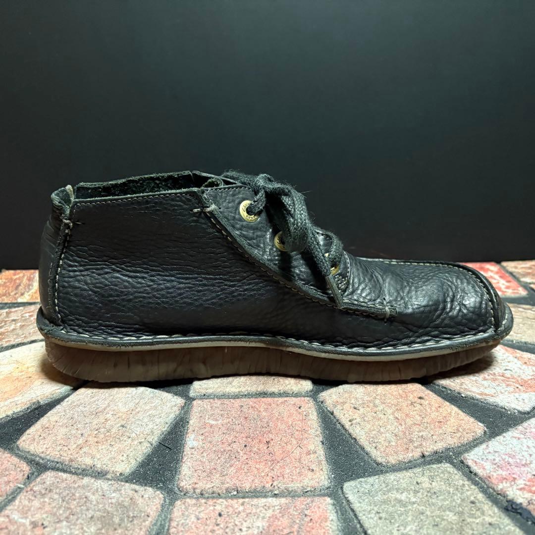 クラークス　チャッカブーツ　レザー　革靴 オブリークトゥ　シボ加工　27cm 黒
