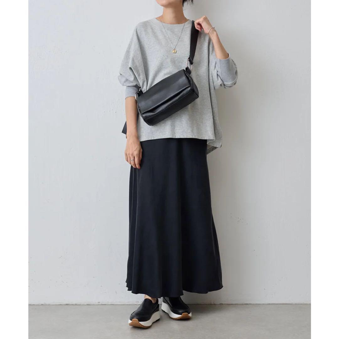 BEARDSLEY レザーボディバッグ