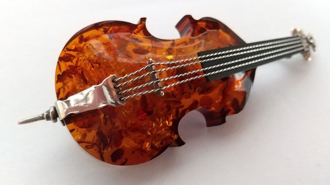 琥珀 シルバーブロ―チ (チェロ)