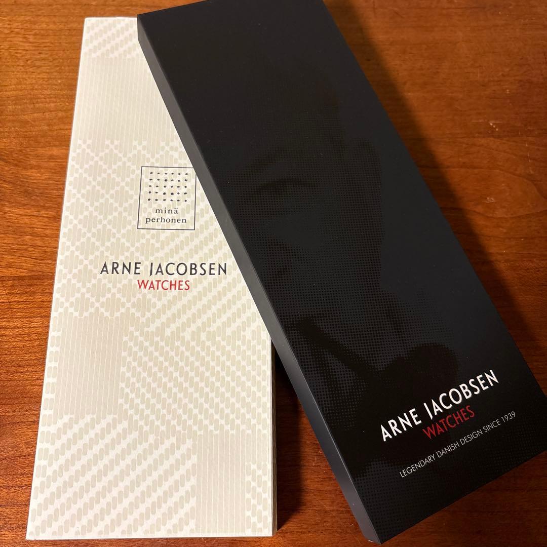ミナ ペルホネンとアルネ・ヤコブセンウォッチ　コラボWatch