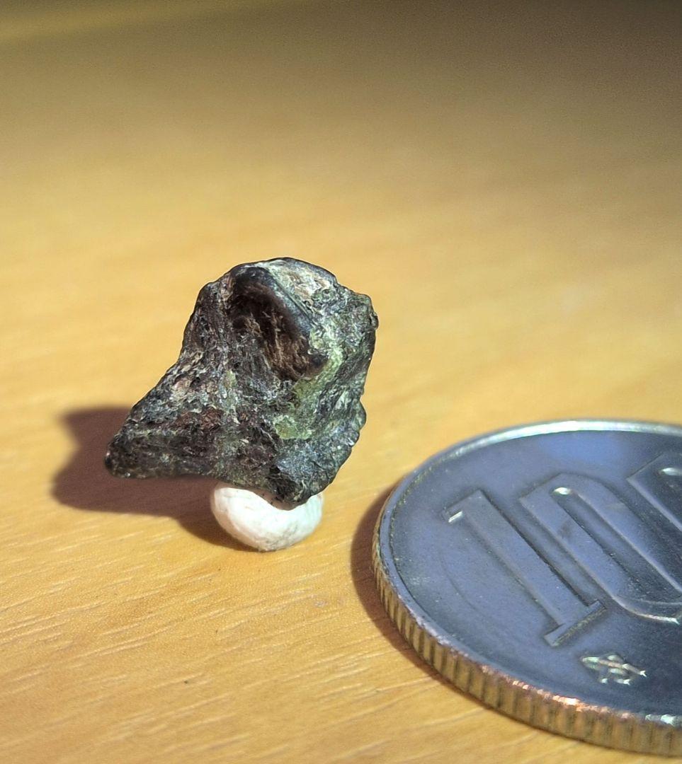 アレキサンドライト　希少宝石鉱物標本