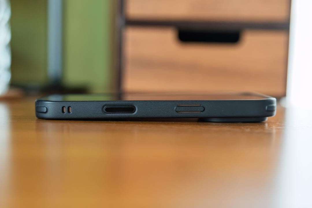 iPhone16Pro ナチュラルチタニウム（バッテリー最大容量100%）