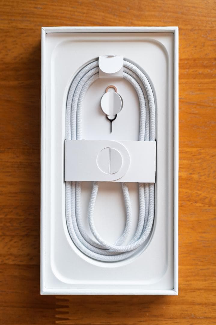 iPhone16Pro ナチュラルチタニウム（バッテリー最大容量100%）