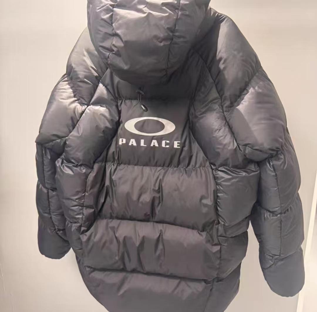 Palace Oakley Puffa Black ダウンジャケット s