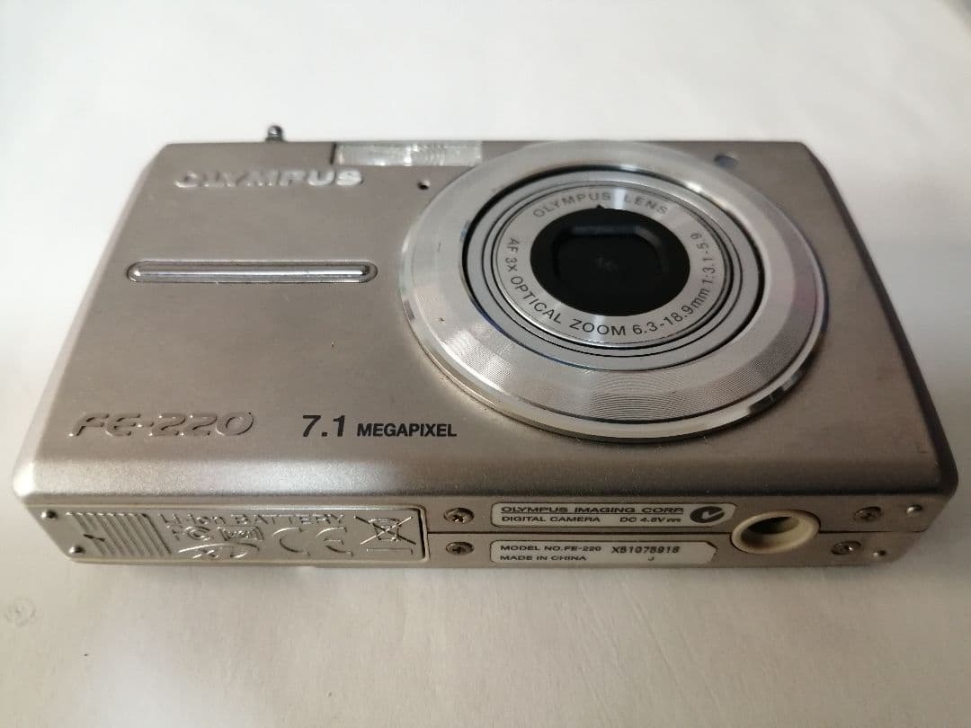 OLYMPUS FE-220 平成レトロデジタルカメラ　備品完備