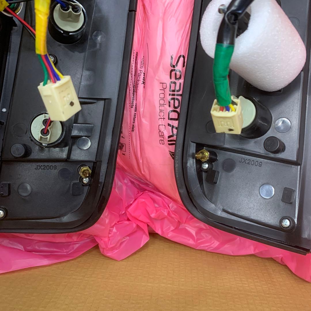 la100s クリスタルアイLEDテールランプ　新品同様品