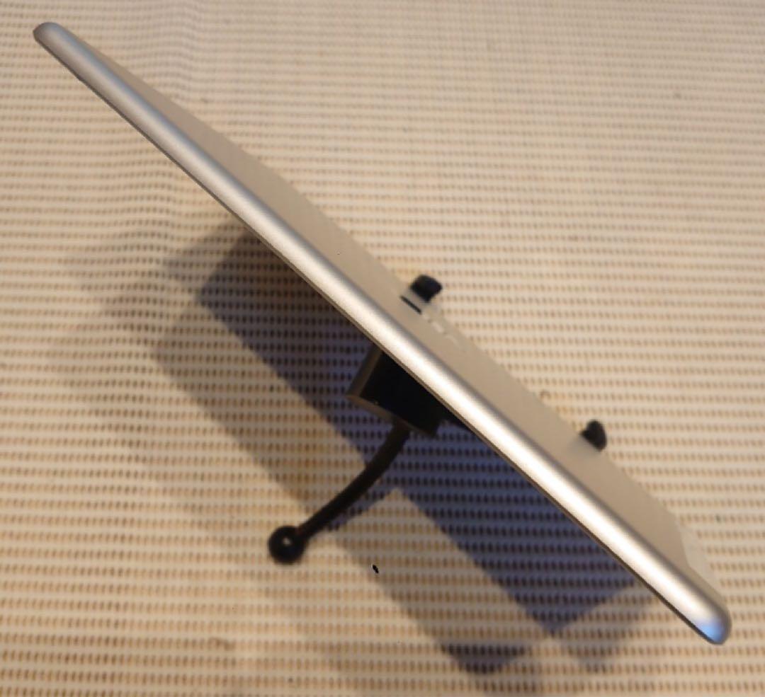 完動品SIMフリーiPad第6世代(A1954)本体32GB送料込TJF8D