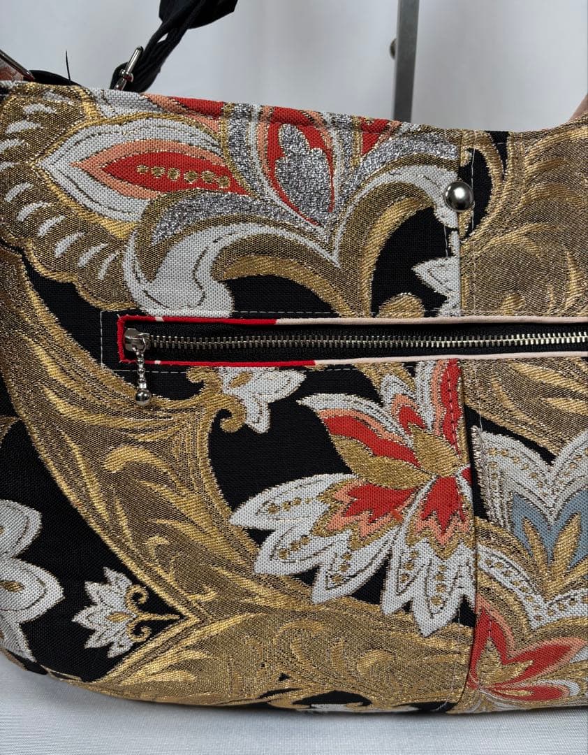 帯バッグリメイク　773番アシンメトリーBIGリバーシブル(肩あて飾り付き)