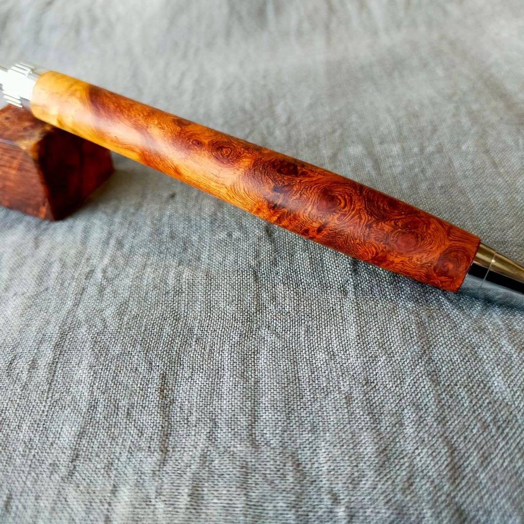 本花梨瘤紅白　濃淡　ハンドメイド　木軸ボールペン　G2　天然木　シルバー