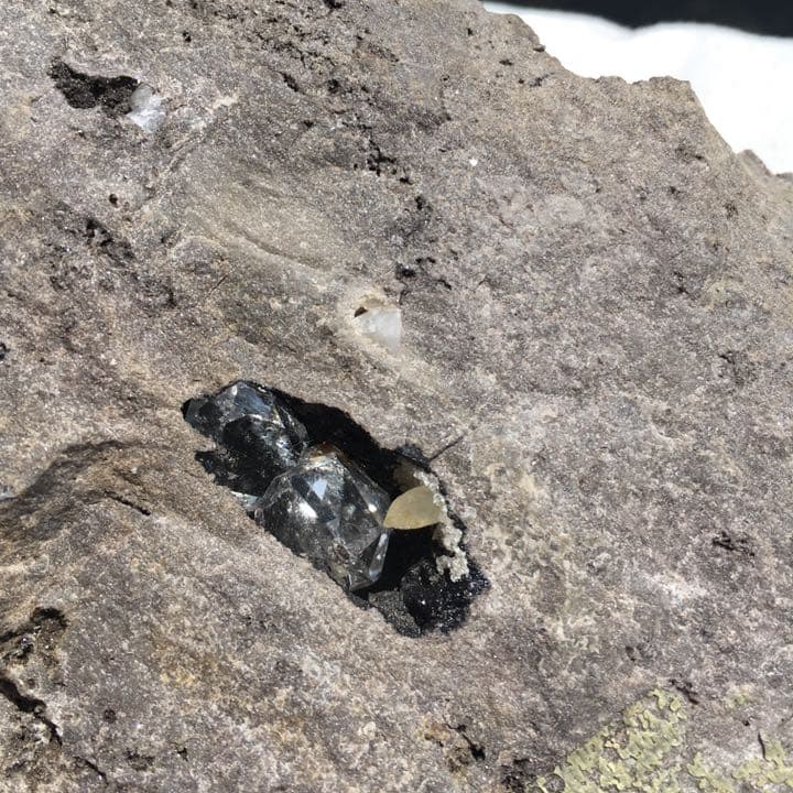 ハーキマーダイヤモンド(水晶)母岩付 A