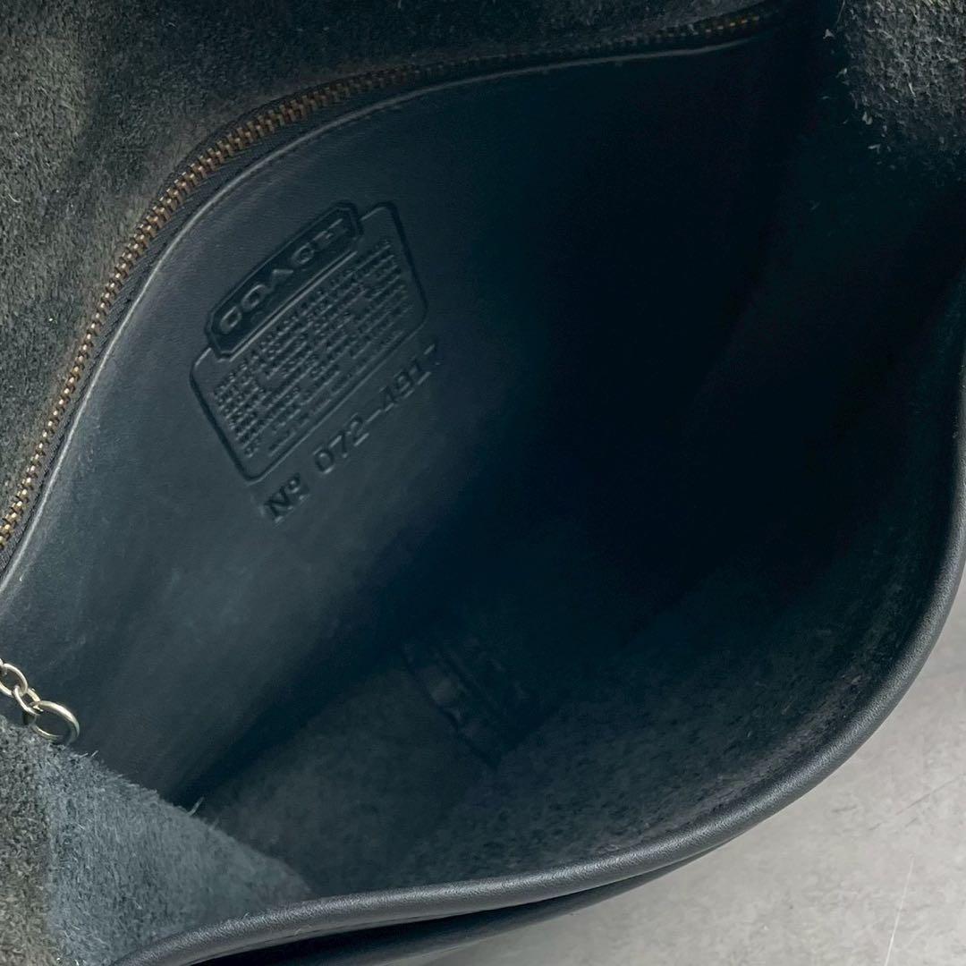 オールドコーチ　ショルダーバッグ　クロスボディ　フラップトップ　レザー　黒系