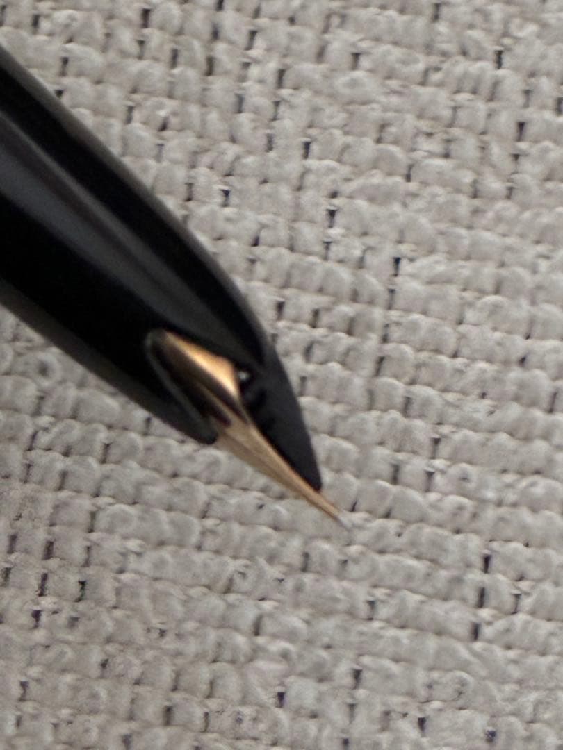 ◾️MONT BLANC モンブラン◾️黒 万年筆 No. 22◾️黒色／金色◾️