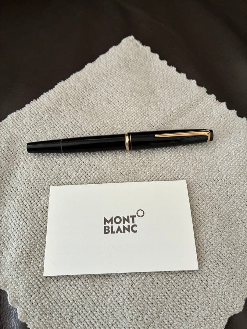 ◾️MONT BLANC モンブラン◾️黒 万年筆 No. 22◾️黒色／金色◾️