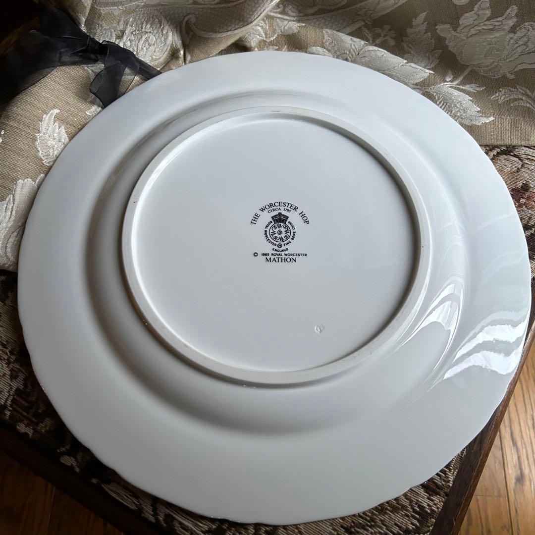 Worcester MATHON 静かな冬の風景を閉じ込めた英国の器