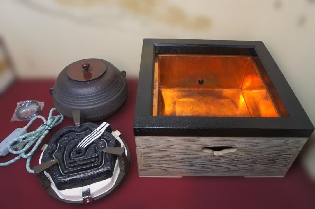 ☆焼杉置炉 在銘 筋釜 釜鐶 置炉用600w炭型電熱器 送料込み