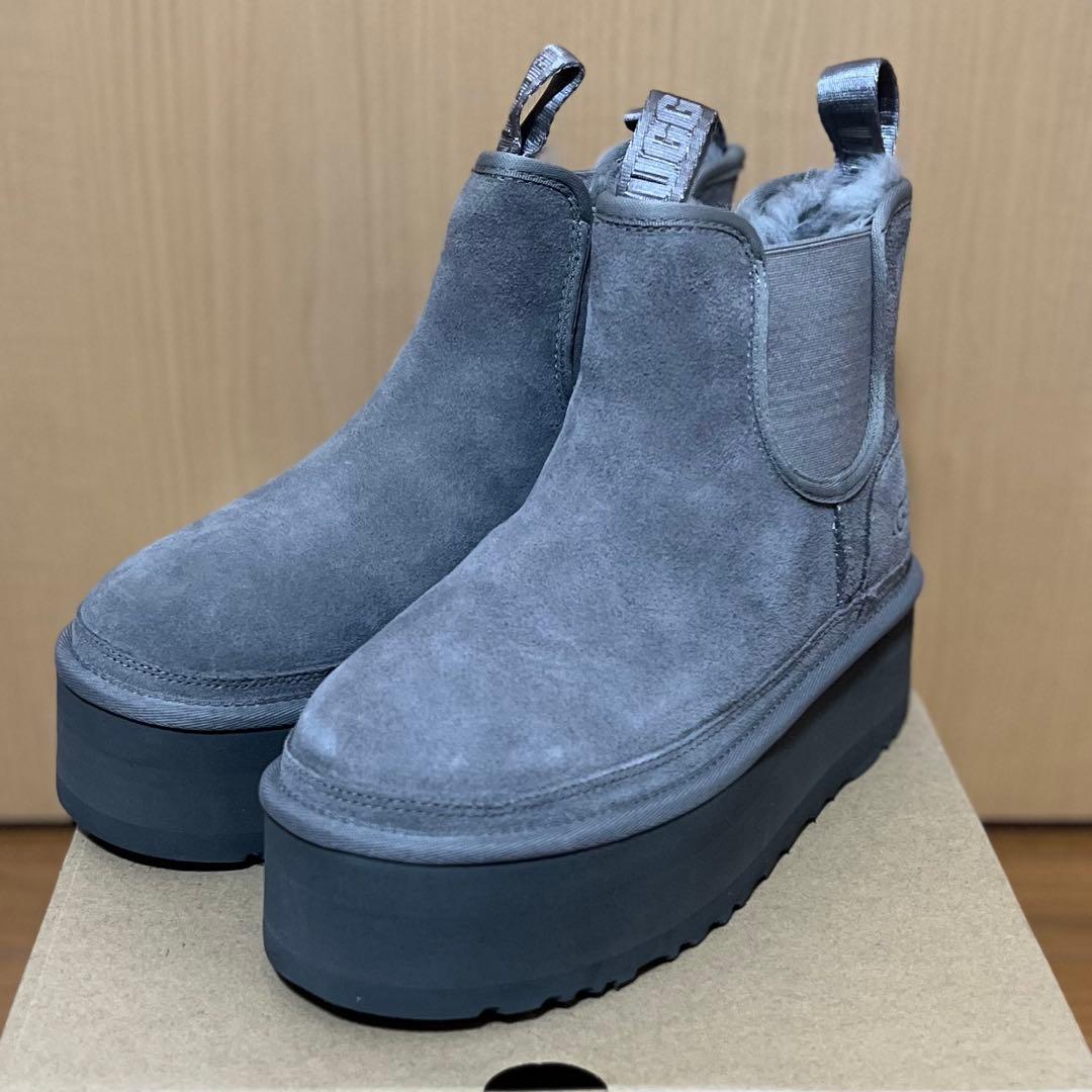 【完売品】UGG Neumel Platform Chelsea スモークプラム
